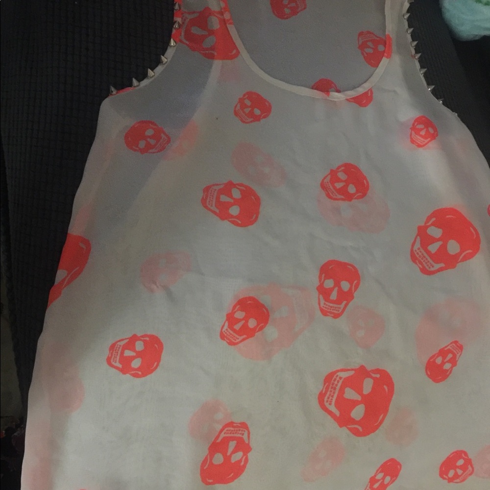 Studded skull tank